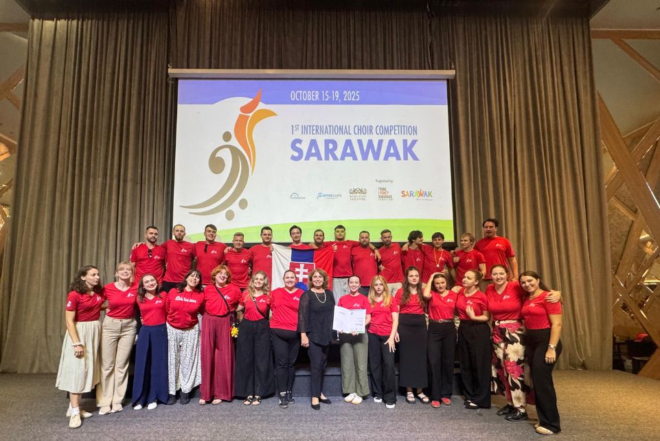 Študent Jakub Švaňa získal s Lúčnicou zlaté pásmo na prestížnej súťaži v Malajzii